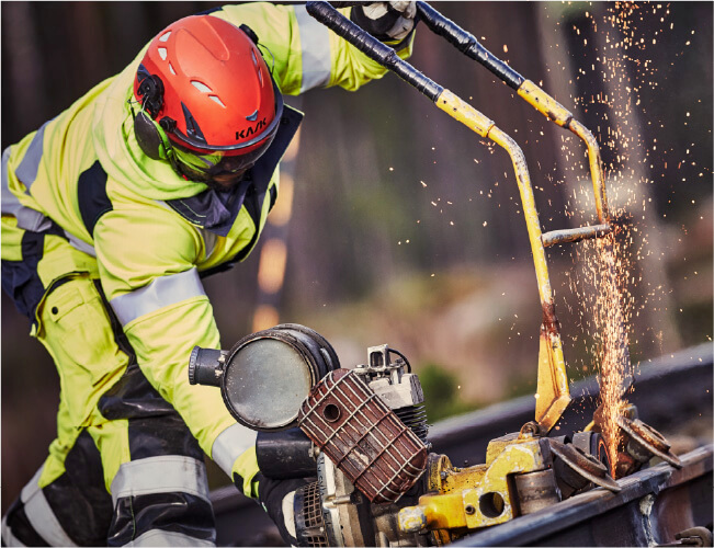 2025 Snickers 71workx werknemers in high vis en brandvertragende werkkleding PBM